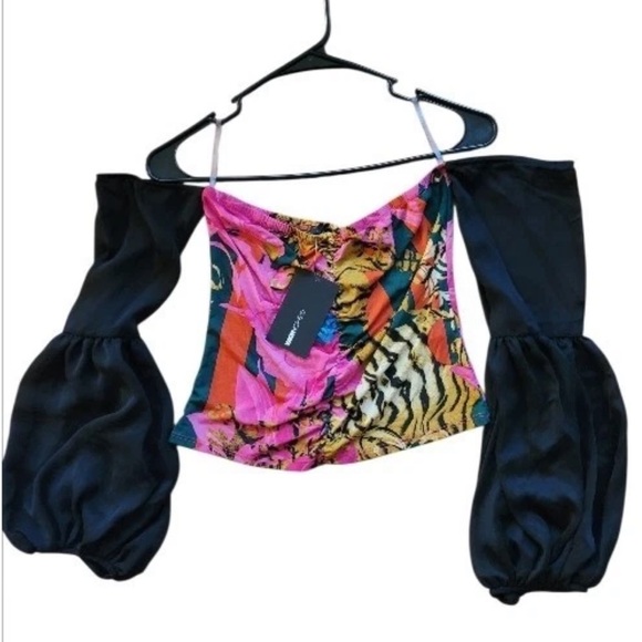 Fashion Nova Tops - Fashion Nova L NWT Off-Shoulder Mixed Print Crop Top with Black Balloon Sleeves